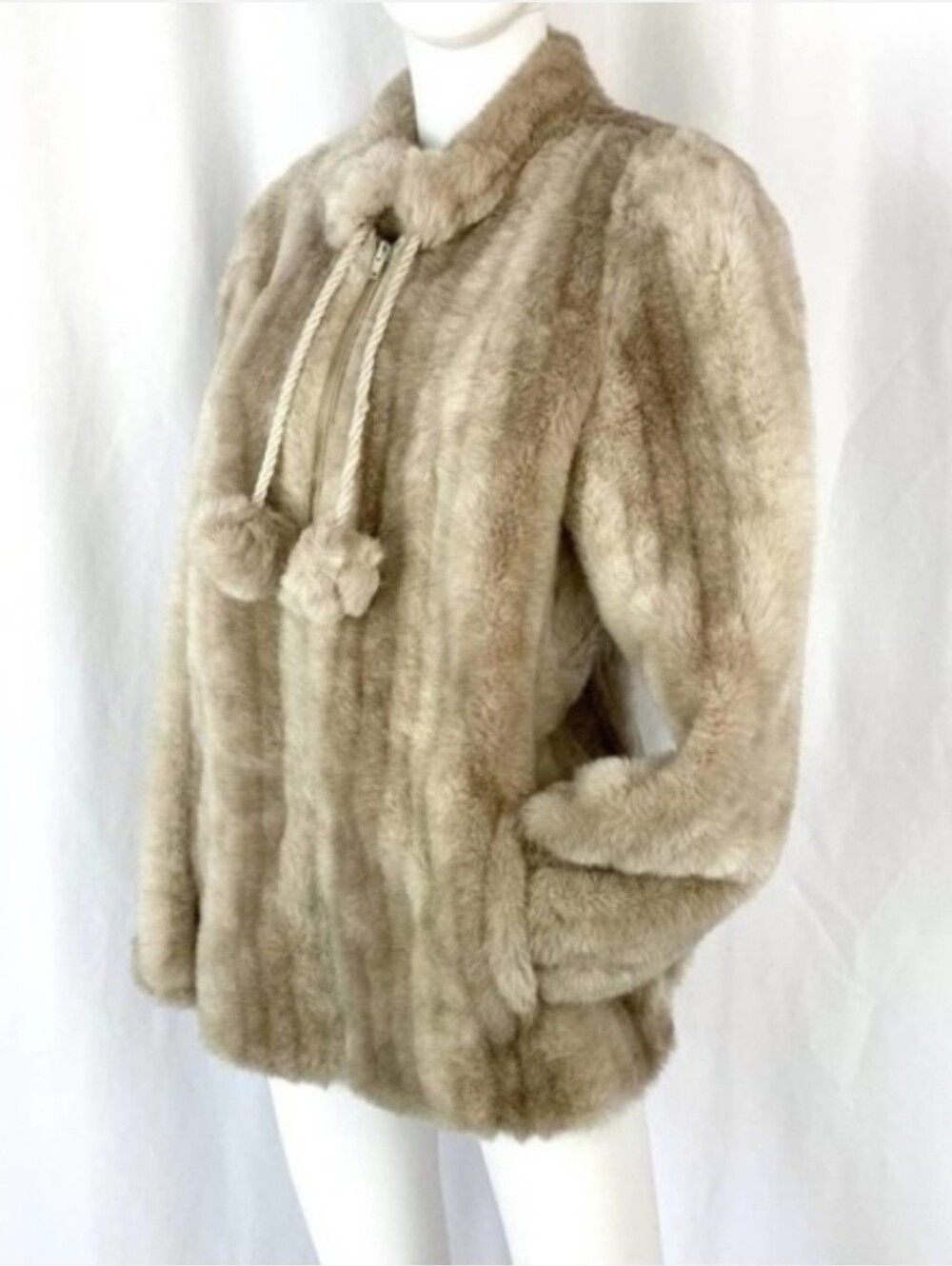 VINTAGE FAUX FUR SHORT CAR COAT W POM POM DETAILS 50'S 60’s